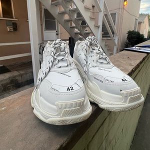 BALENCIAGA
Men's Allover Logo Triple S Sneakers